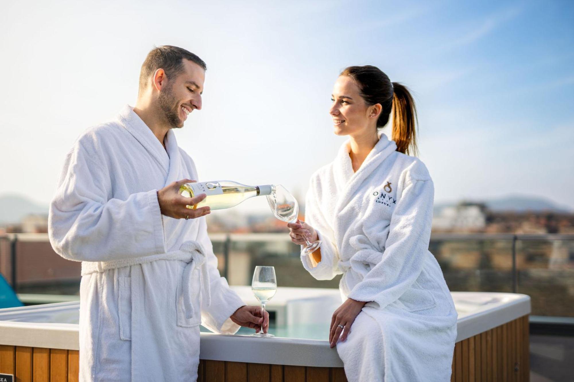 Onyx Luxury Budapest Ngoại thất bức ảnh